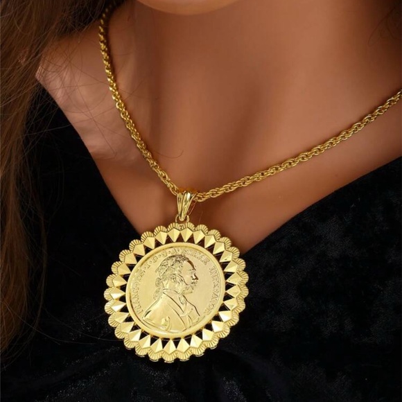 Jewelry - BRENDA MINIMAL STATMENT NECKLACE